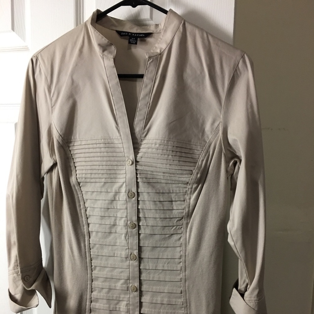 Button up woven + knit= ultimate fit